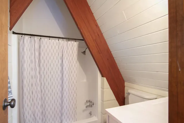 $364,900 | 11969 Wellington Court, Stanwood, MI 49346