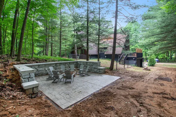 $319,900 | 11969 Wellington Court, Stanwood, MI 49346