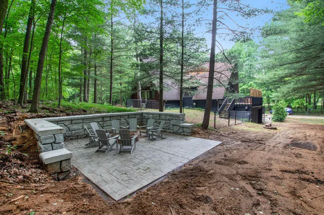 $364,900 | 11969 Wellington Court, Stanwood, MI 49346