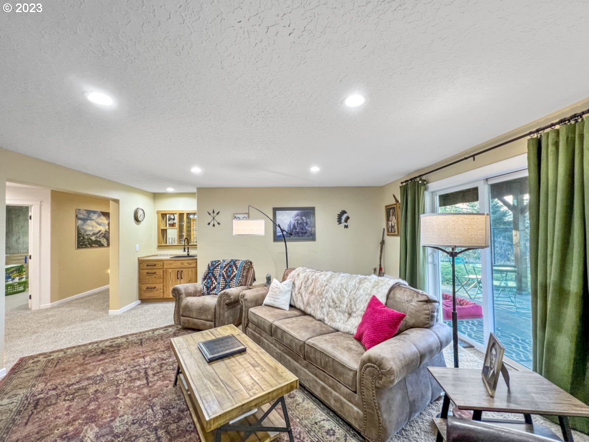 2040 Southeast Ammon Road Toledo, OR 97391 - Photo 32 of 45 Gallery Image 32