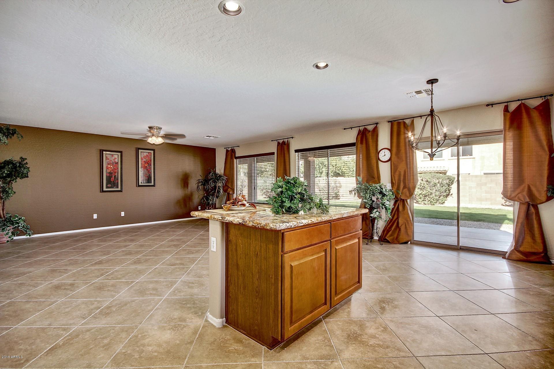 2906 West Maldonado Road Phoenix, AZ 85041 - Photo 16 of 39 0016-Maldonado (16)