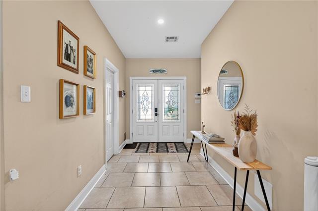 658 Rue Saint Michael Gretna, LA 70056 - Photo 2 of 27