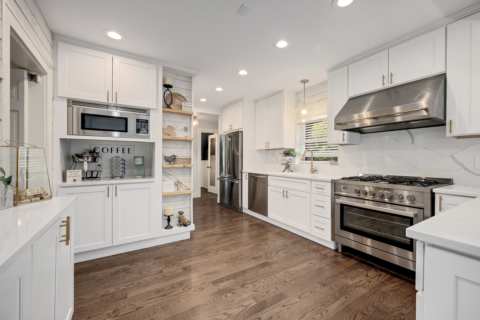 5619 Dunham Road Downers Grove, IL 60516 - Photo 11 of 30 Gallery Image 11