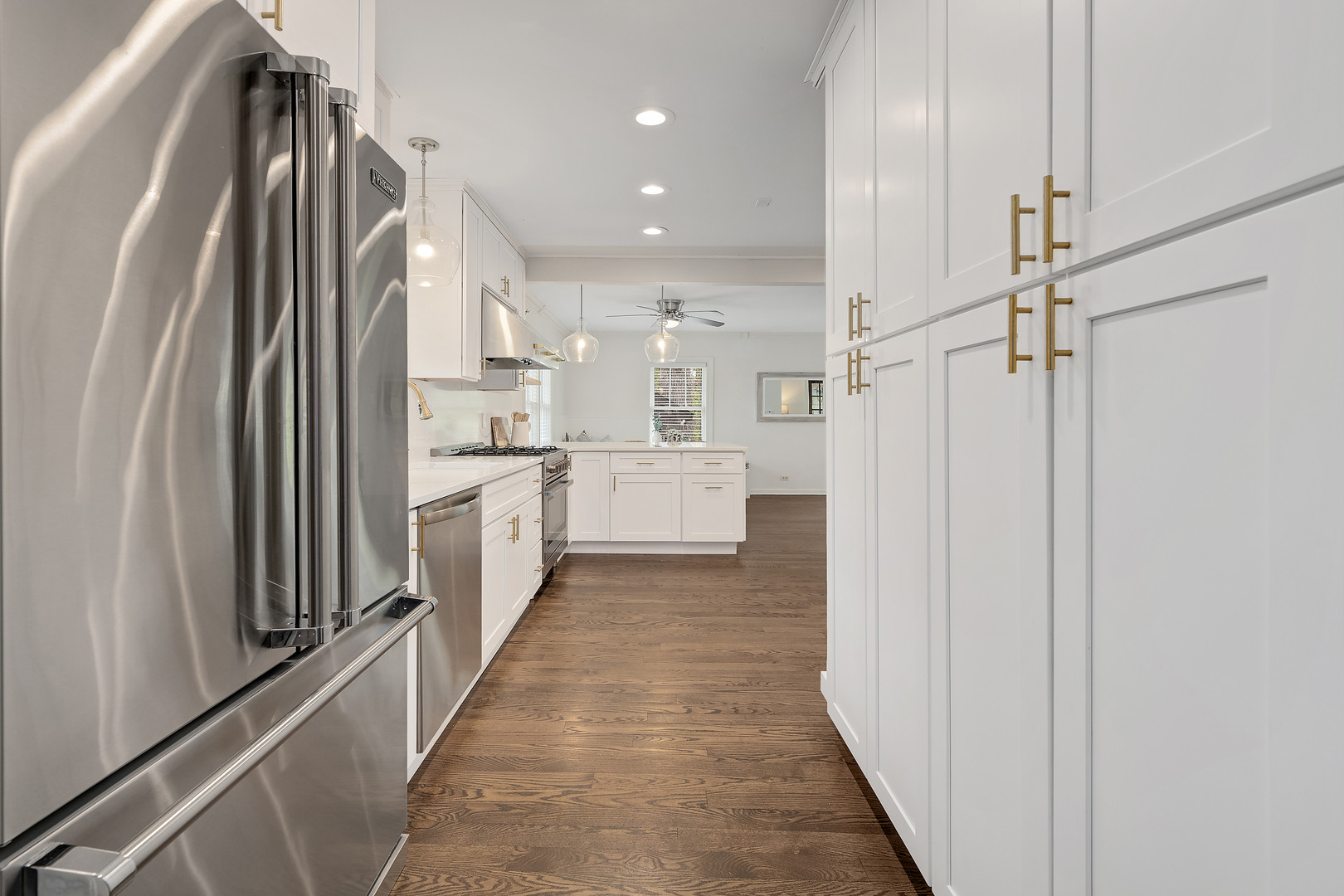 5619 Dunham Road Downers Grove, IL 60516 - Photo 15 of 30 Gallery Image 15