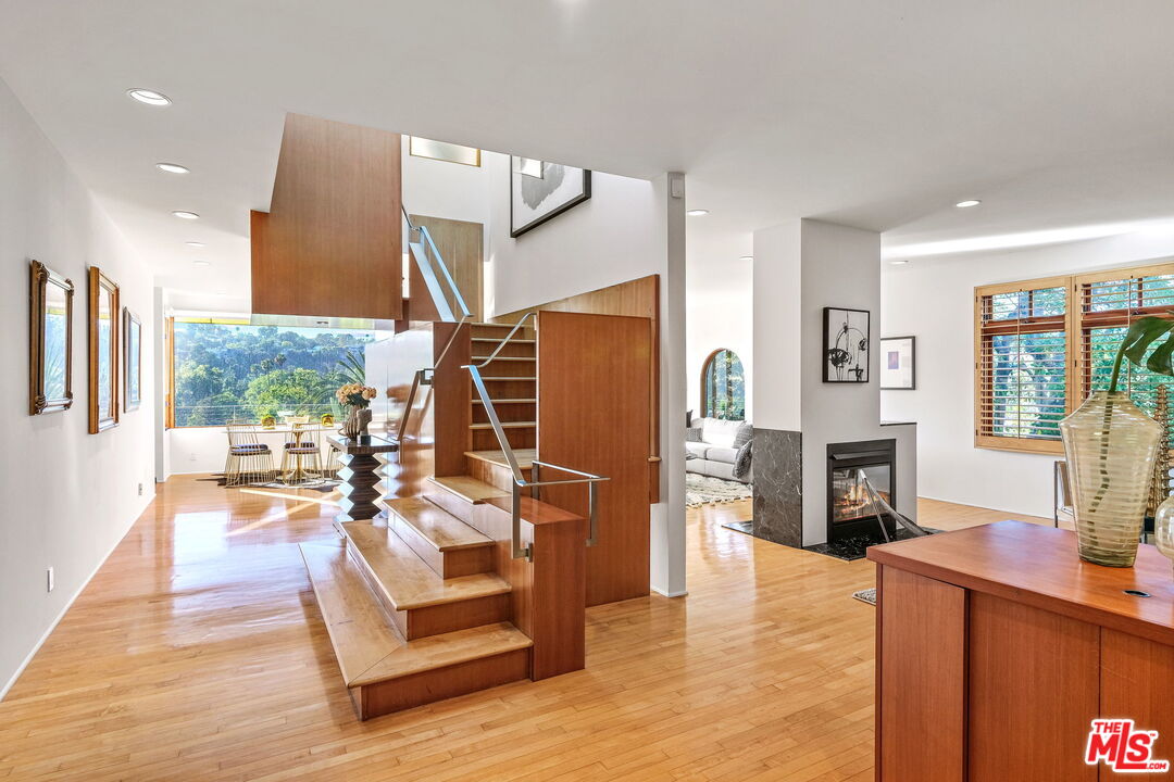 259 Mabery Road Santa Monica, CA 90402 - Photo 2 of 25