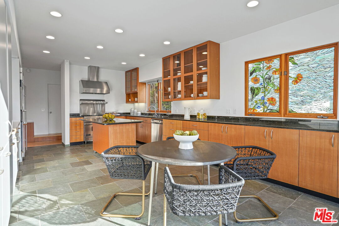 259 Mabery Road Santa Monica, CA 90402 - Photo 7 of 25