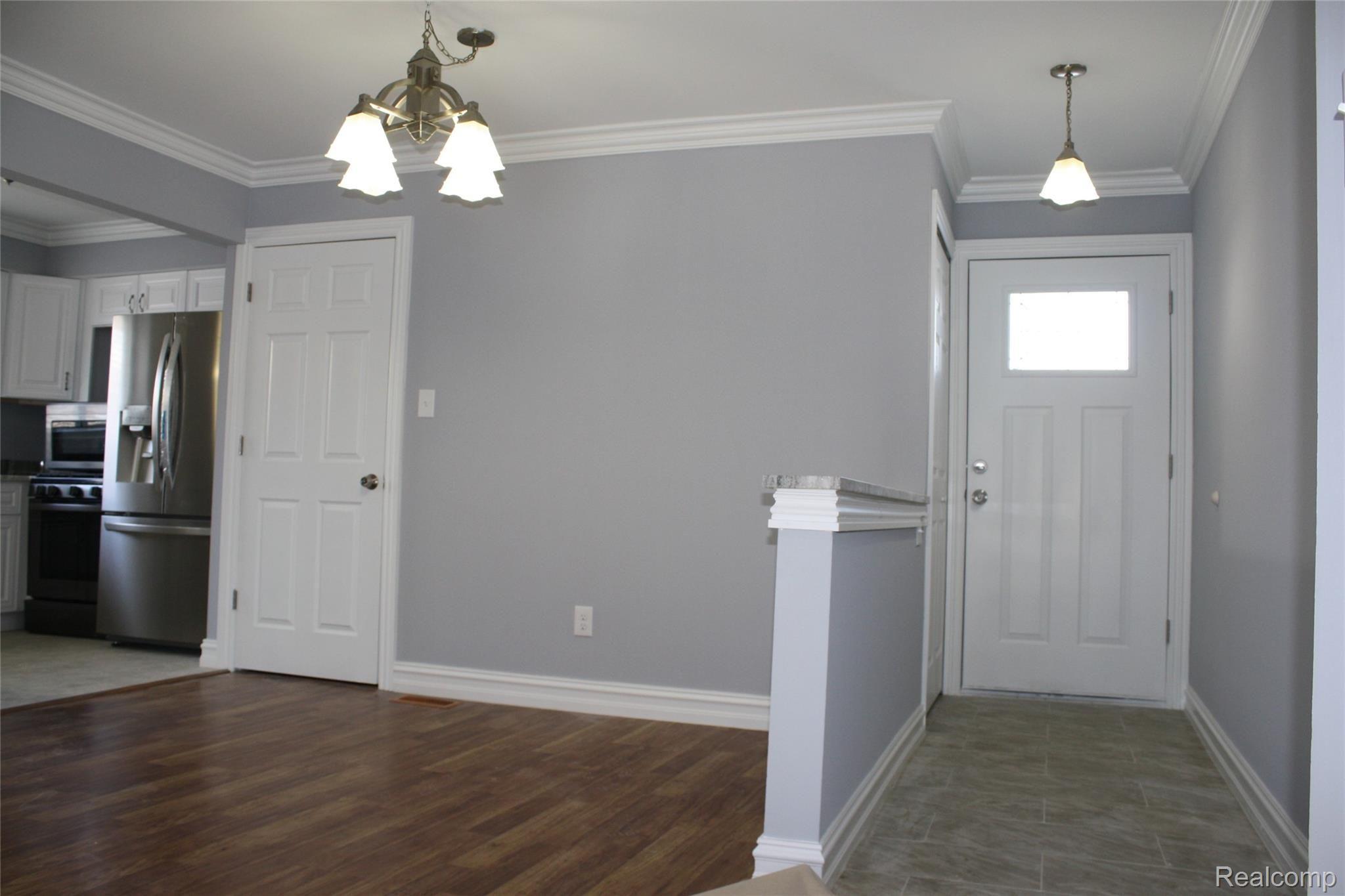 3106 Elmcrest Road Sterling Heights, MI 48310 - Photo 3 of 17 IMG_6202.JPG
