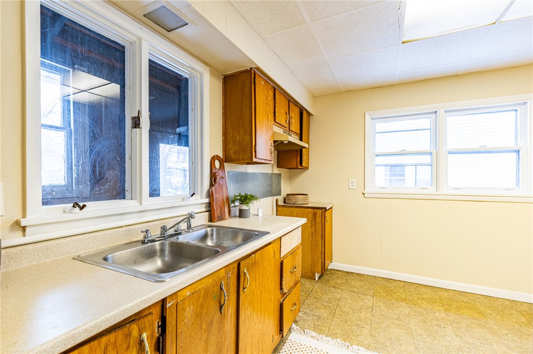 1822 Clifford Avenue Rochester, NY 14609 - Photo 16 of 37