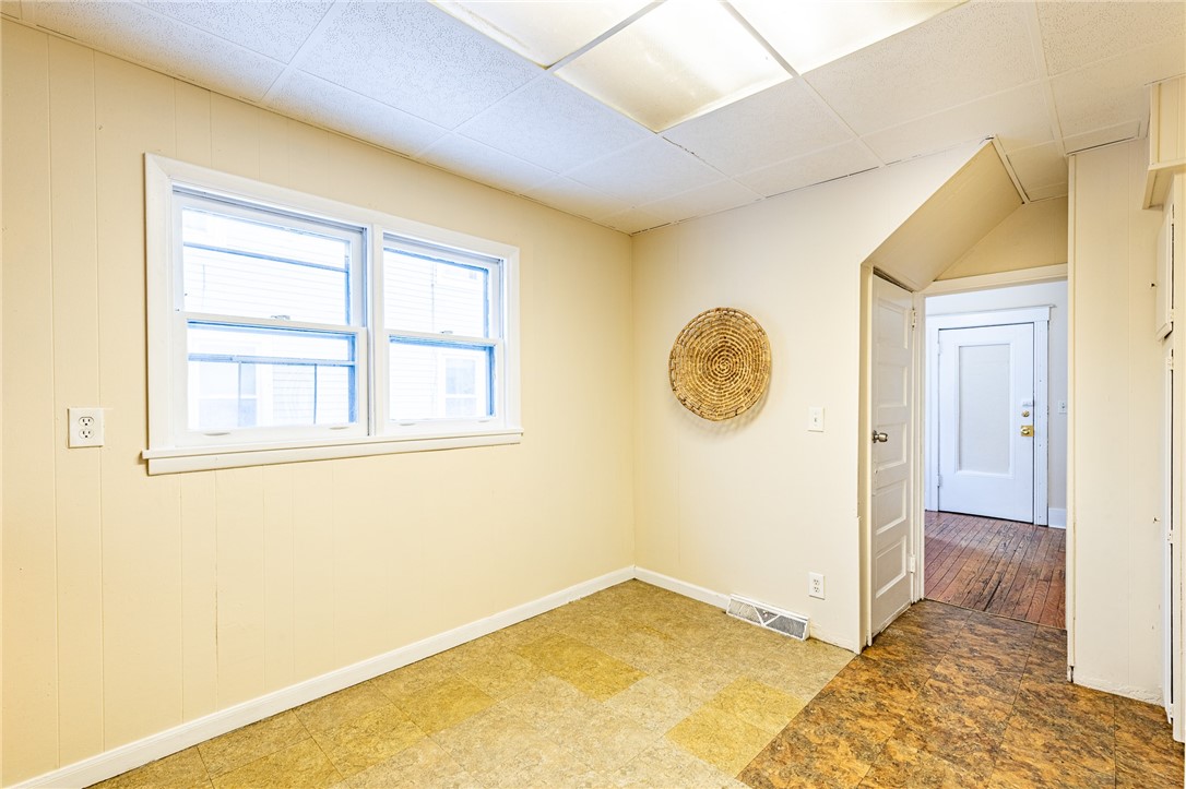 1822 Clifford Avenue Rochester, NY 14609 - Photo 17 of 37