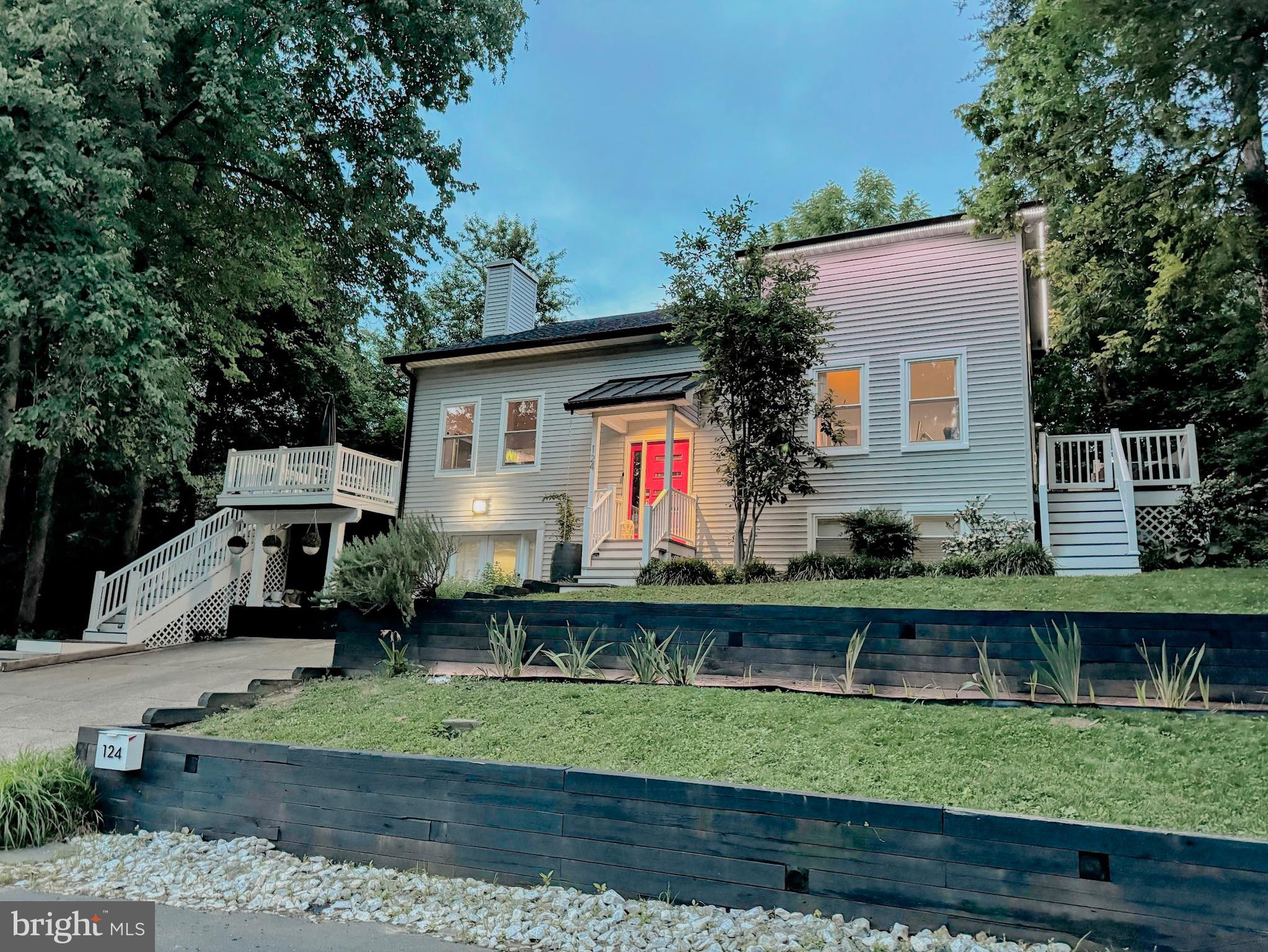 124 Shore Road Arnold, MD 21012 - Photo 1 of 51 Front elevation