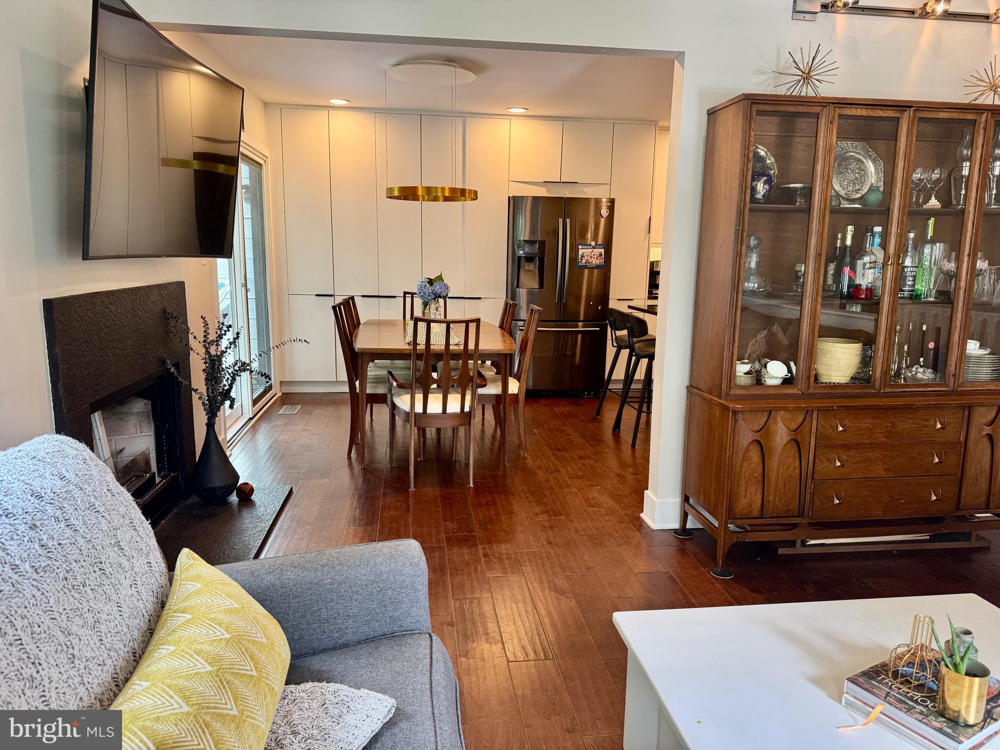 124 Shore Road Arnold, MD 21012 - Photo 21 of 51 Living room to Dining