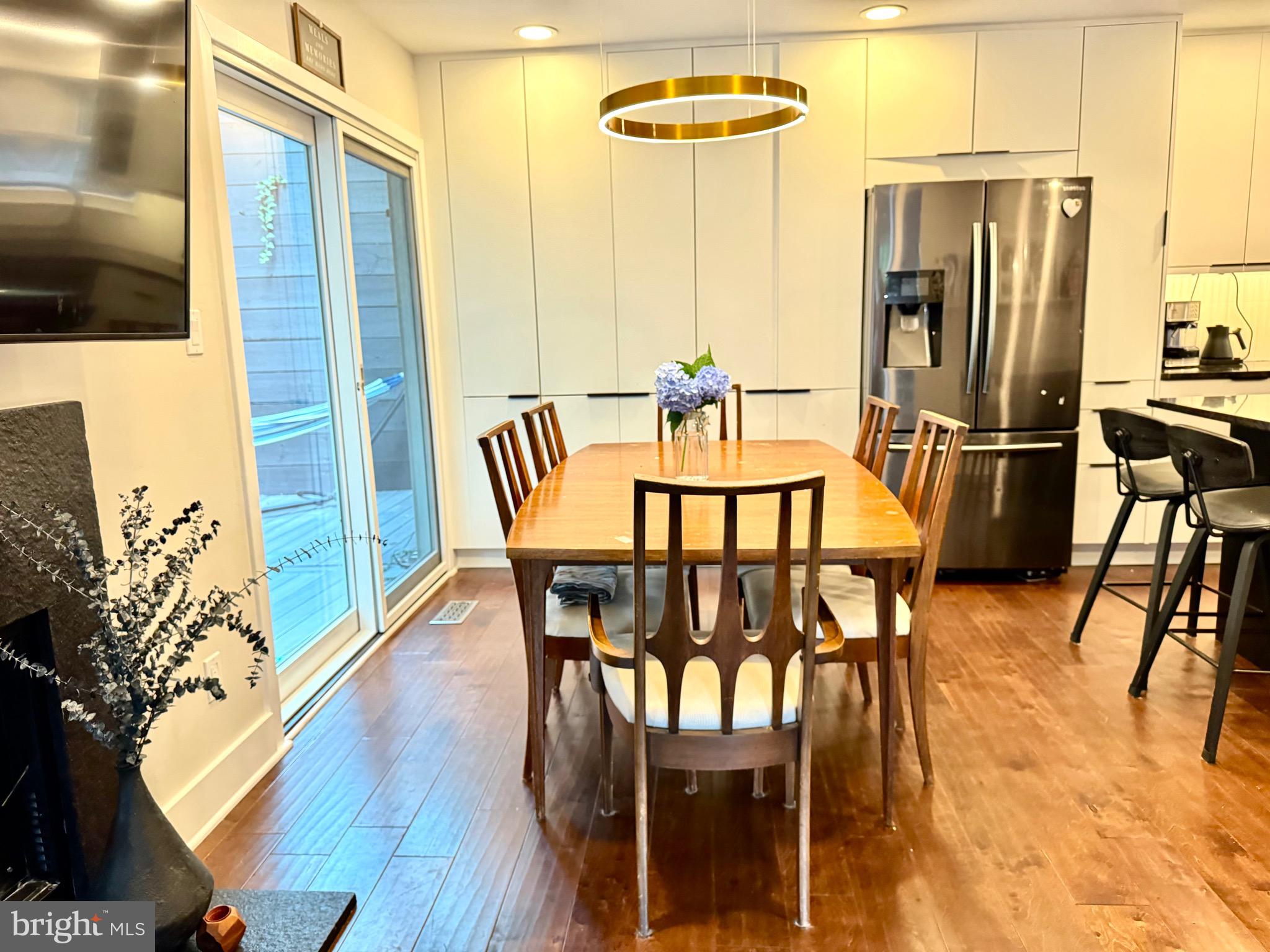 124 Shore Road Arnold, MD 21012 - Photo 22 of 51 Dining to Kitchen