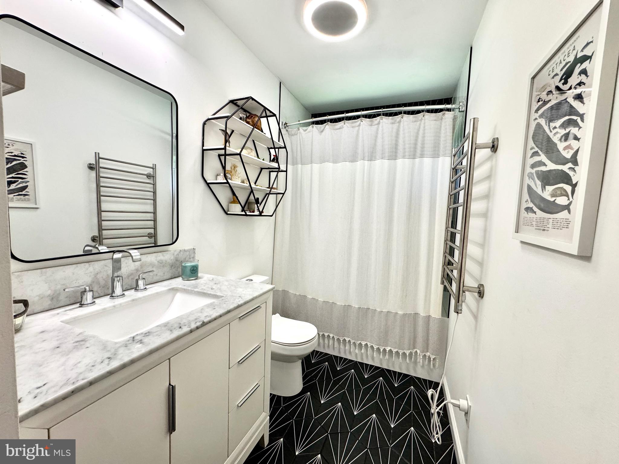 124 Shore Road Arnold, MD 21012 - Photo 35 of 51 Shared bath