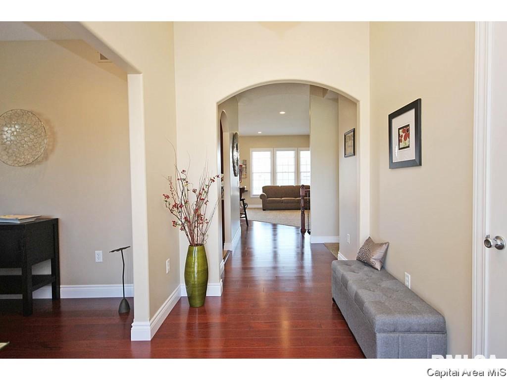1520 Winston Drive Springfield, IL 62711 - Photo 3 of 32 Gallery Image 3