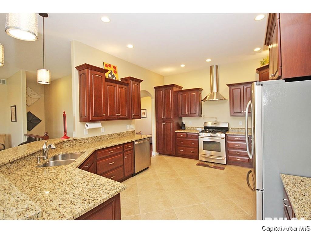 1520 Winston Drive Springfield, IL 62711 - Photo 9 of 32 Gallery Image 9