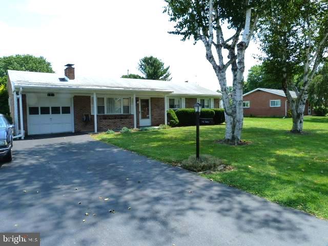 101 Harvard Road Hagerstown, MD 21742 - Photo 3 of 19 Front loading Garage