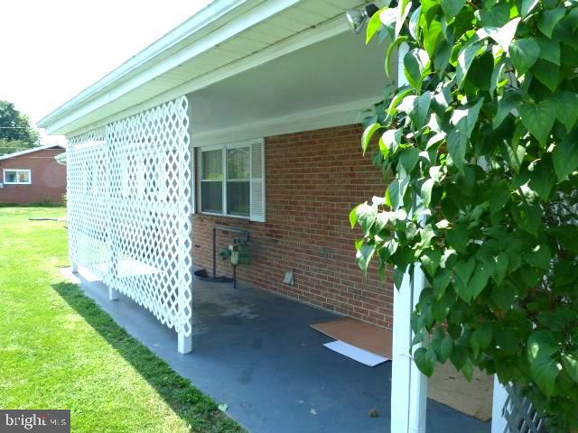 101 Harvard Road Hagerstown, MD 21742 - Photo 5 of 19 Covered Rear Porch