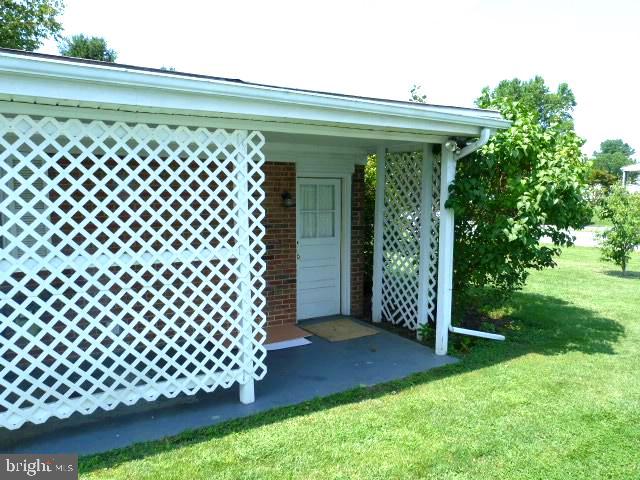 101 Harvard Road Hagerstown, MD 21742 - Photo 6 of 19 Access to the garage from the back porch