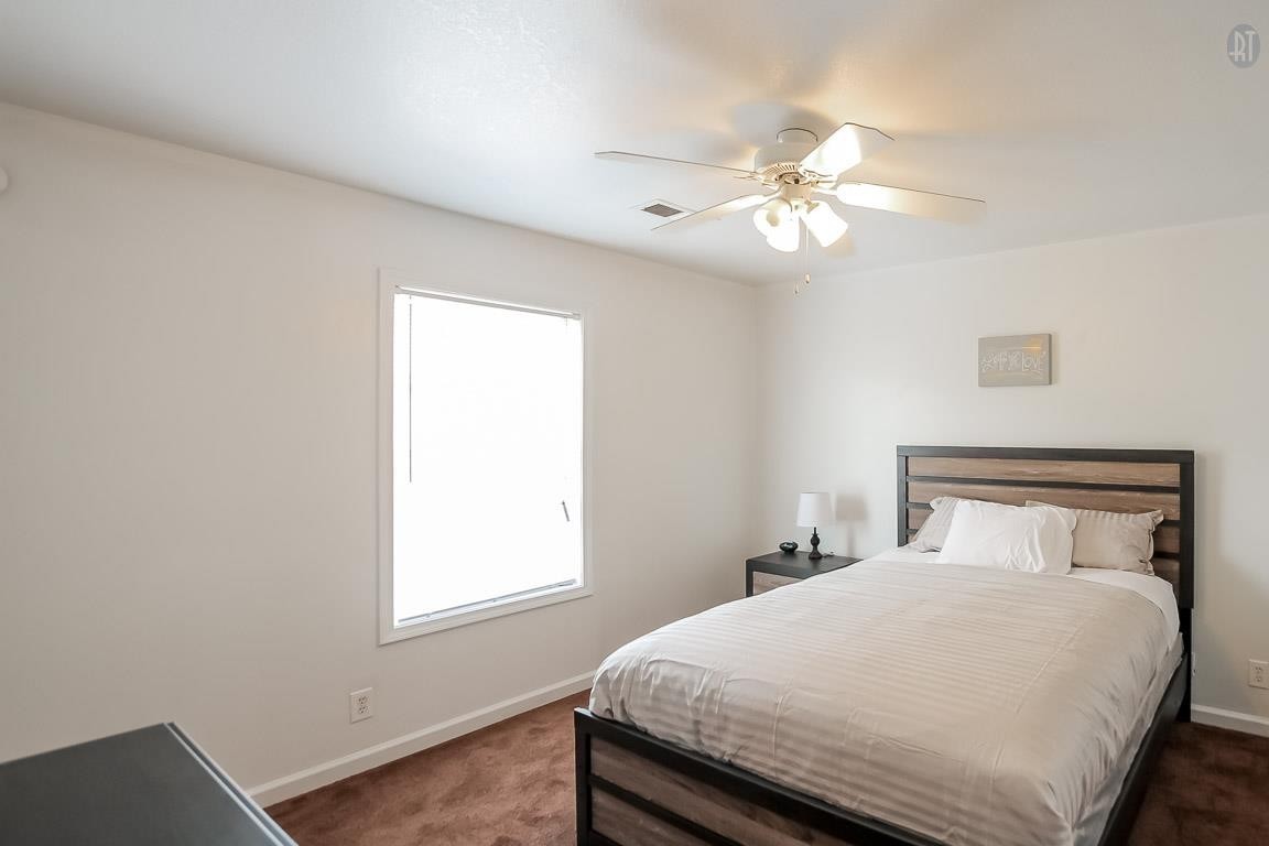 535 Lafayette Road, Unit I1 Clarksville, TN 37042 - Photo 23 of 24 a bedroom with a bed and a window