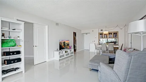 $445,000 | 100 Bayview Drive, Unit 1931, Sunny Isles Beach, FL 33160