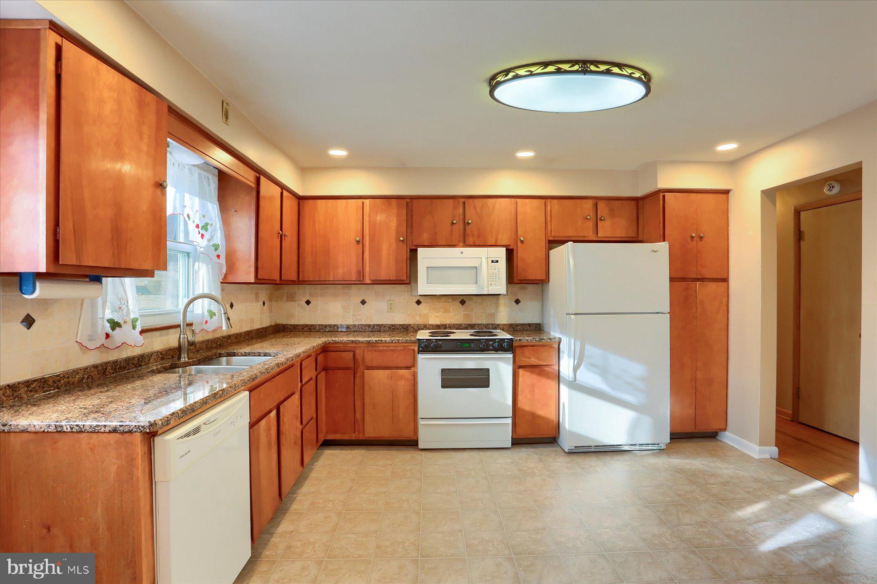 1080 Manor Road Windsor, PA 17366 - Photo 11 of 44 Kitchen