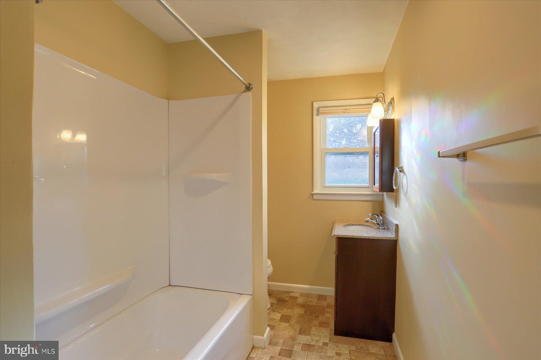 1080 Manor Road Windsor, PA 17366 - Photo 20 of 44 Bath 1