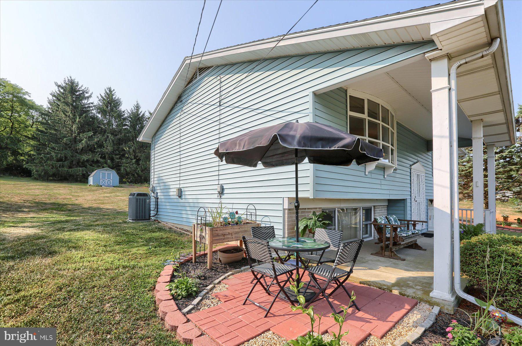 1080 Manor Road Windsor, PA 17366 - Photo 4 of 44 Could be a Front Bistro