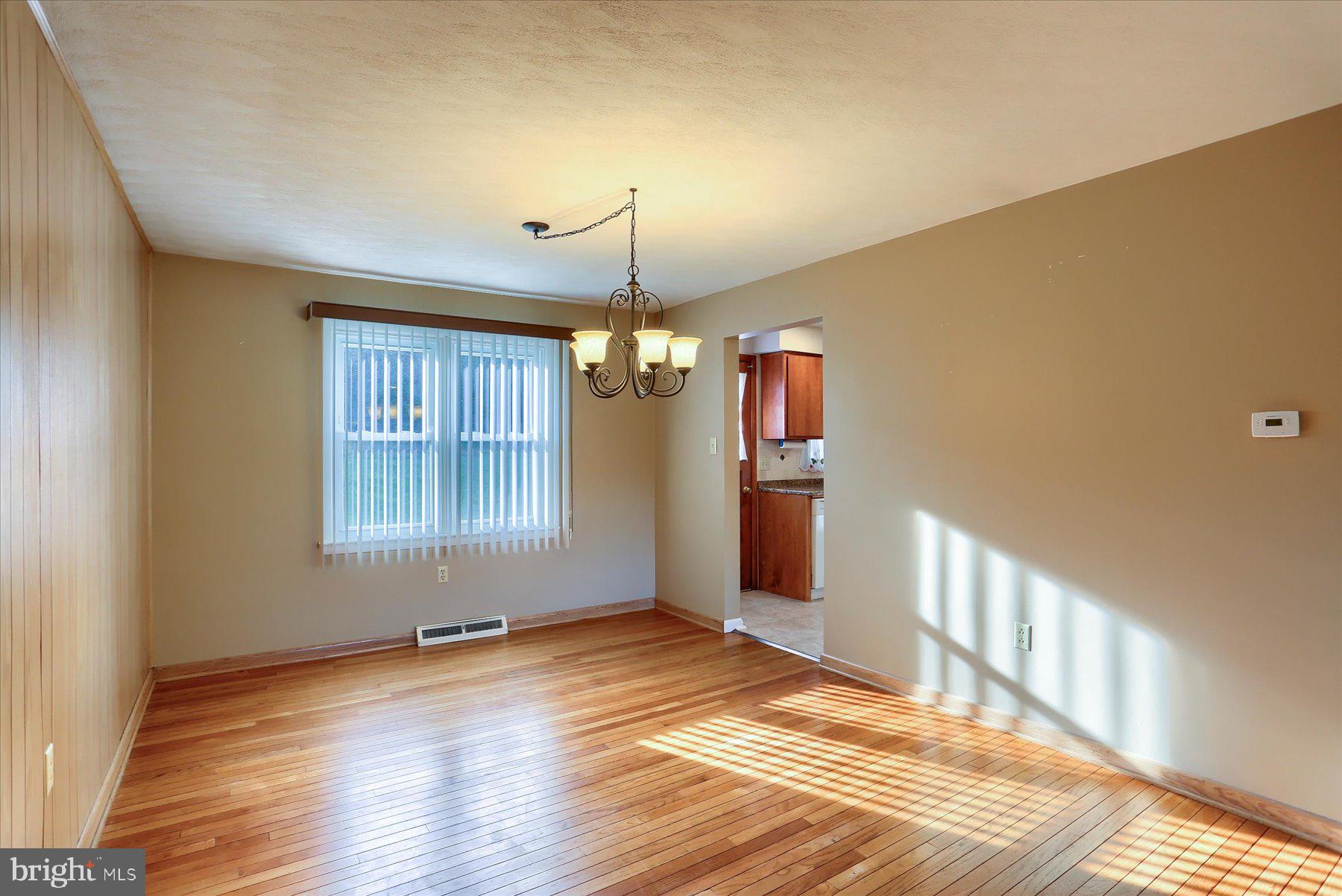 1080 Manor Road Windsor, PA 17366 - Photo 8 of 44 Dining Room