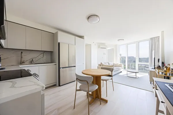 $560,000 | 733 Ocean Parkway, Unit 9B | Kensington