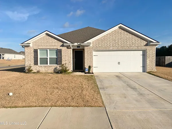 $305,000 | 5318 Alpine Drive, Horn Lake, MS 38637