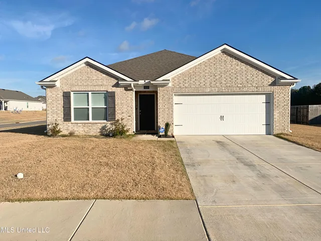 $300,000 | 5318 Alpine Drive, Horn Lake, MS 38637