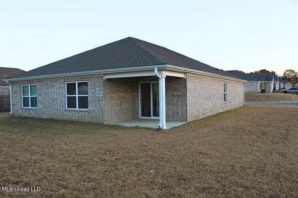 $305,000 | 5318 Alpine Drive, Horn Lake, MS 38637