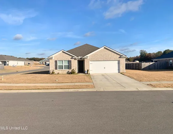 $305,000 | 5318 Alpine Drive, Horn Lake, MS 38637