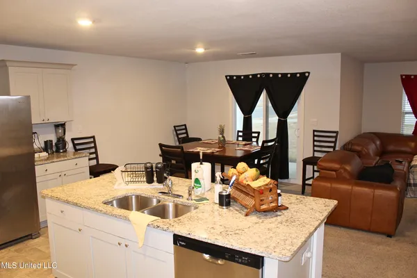 $305,000 | 5318 Alpine Drive, Horn Lake, MS 38637