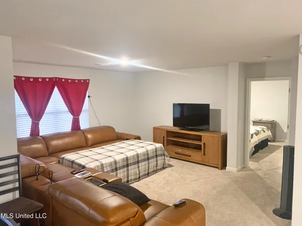 $305,000 | 5318 Alpine Drive, Horn Lake, MS 38637