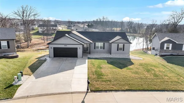 $389,900 | 29493 Walnut View Drive, Wright City, MO 63390