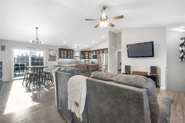 $389,900 | 29493 Walnut View Drive, Wright City, MO 63390