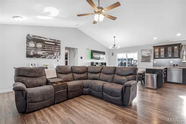 $389,900 | 29493 Walnut View Drive, Wright City, MO 63390