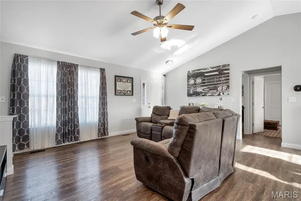 $374,900 | 29493 Walnut View Drive, Wright City, MO 63390