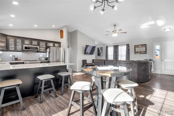 $389,900 | 29493 Walnut View Drive, Wright City, MO 63390