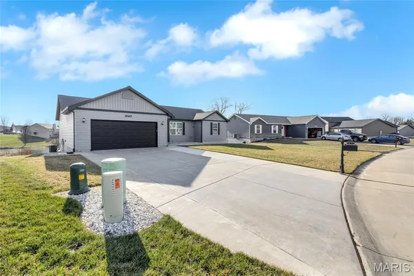 $374,900 | 29493 Walnut View Drive, Wright City, MO 63390