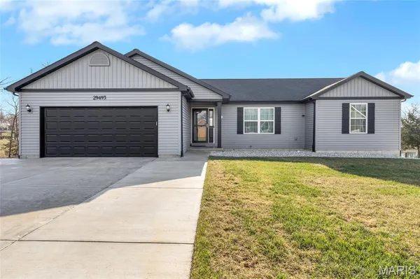 $389,900 | 29493 Walnut View Drive, Wright City, MO 63390