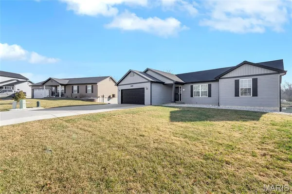 $374,900 | 29493 Walnut View Drive, Wright City, MO 63390
