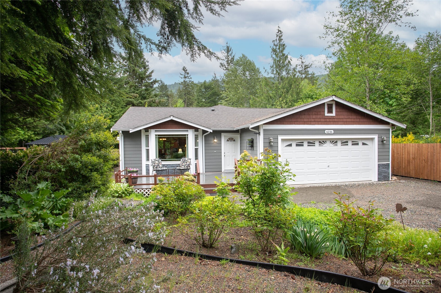 6236 Shamrock Road Maple Falls, WA 98266 - Photo 2 of 40