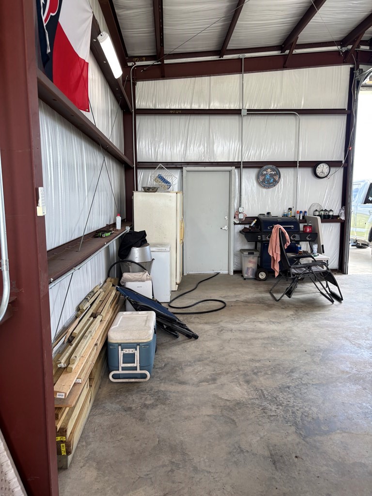 114 Red Snapper Drive Port Lavaca, TX 77979 - Photo 17 of 44 a view of a room with gym equipment