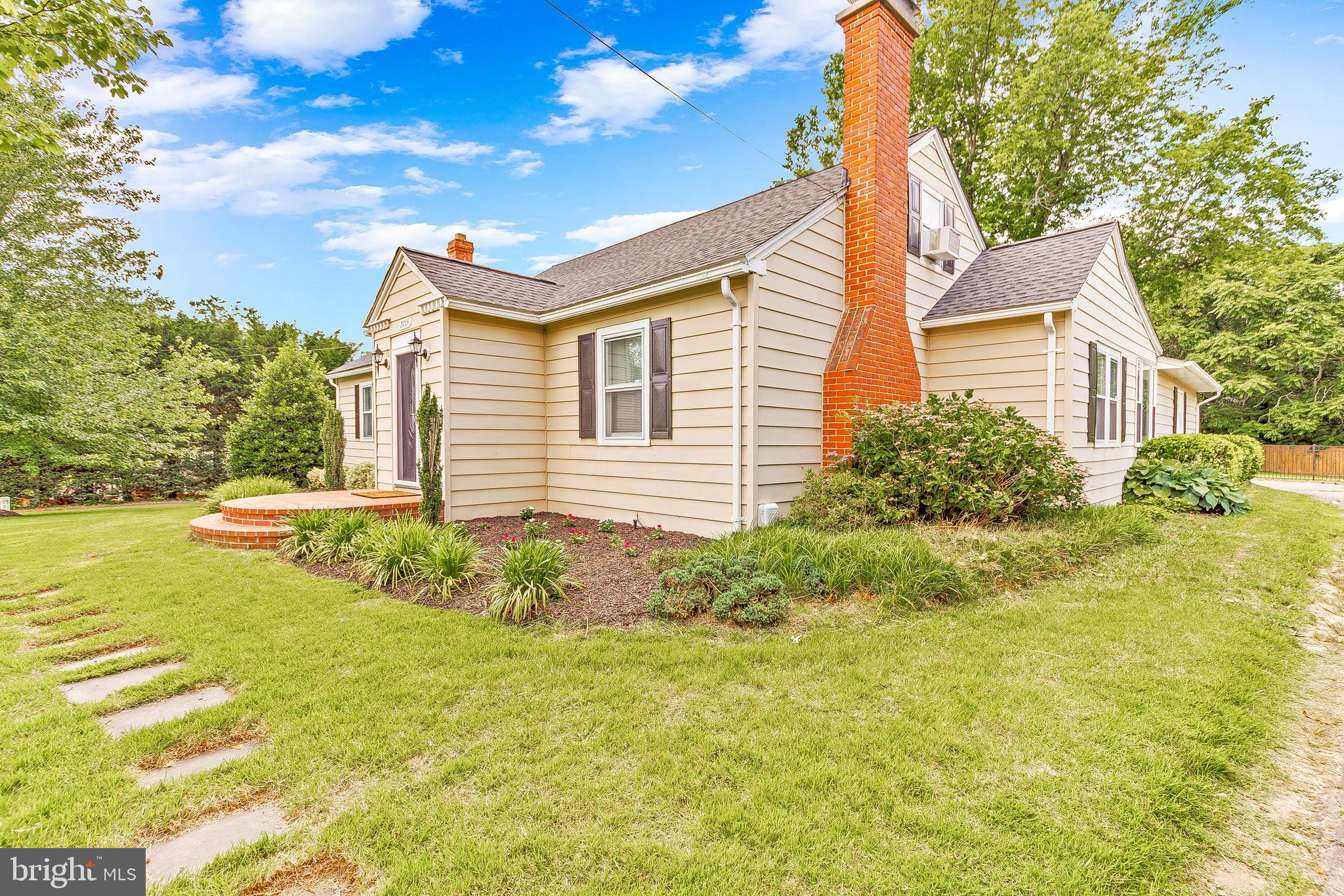 2715 Hallowing Point Road Prince Frederick, MD 20678 - Photo 3 of 40
