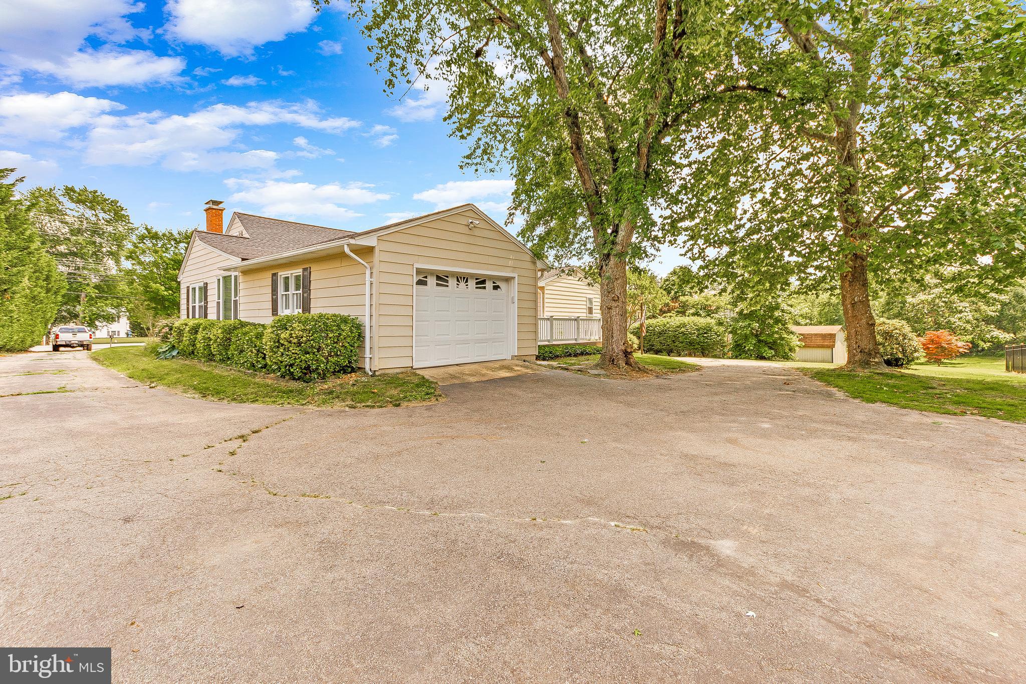 2715 Hallowing Point Road Prince Frederick, MD 20678 - Photo 6 of 40