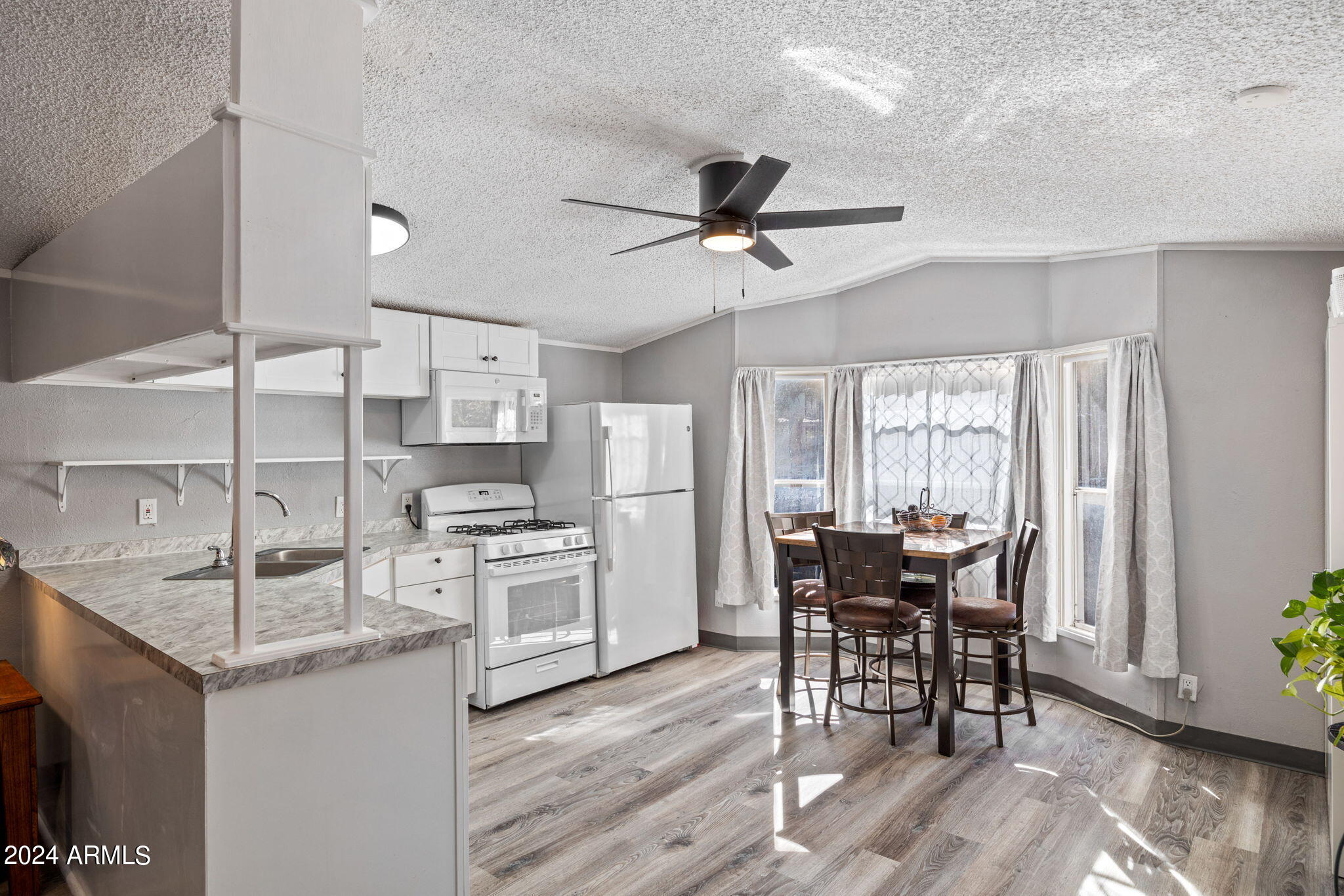 2977 Hunters Road Overgaard, AZ 85933 - Photo 8 of 27 2977HuntersRd-Heber-AZ-9