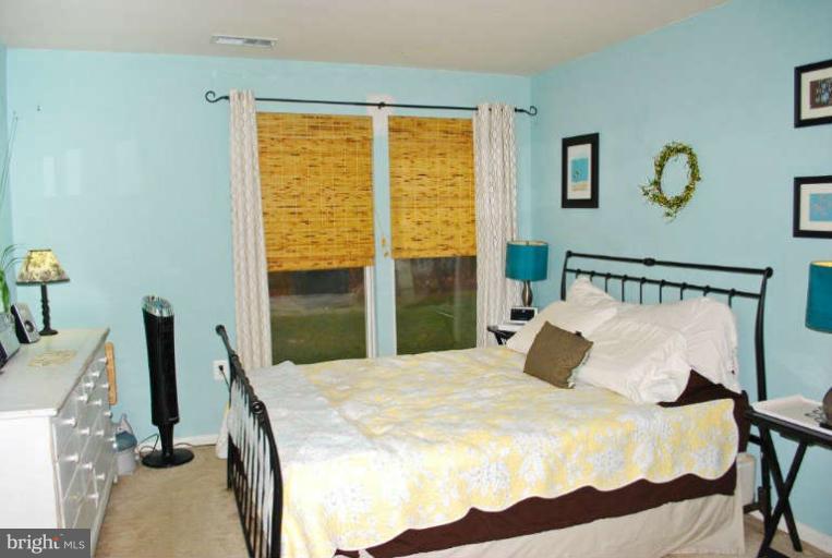 1505 North Point Drive, Unit 7000 Reston, VA 20194 - Photo 4 of 14 Bedroom (Master)