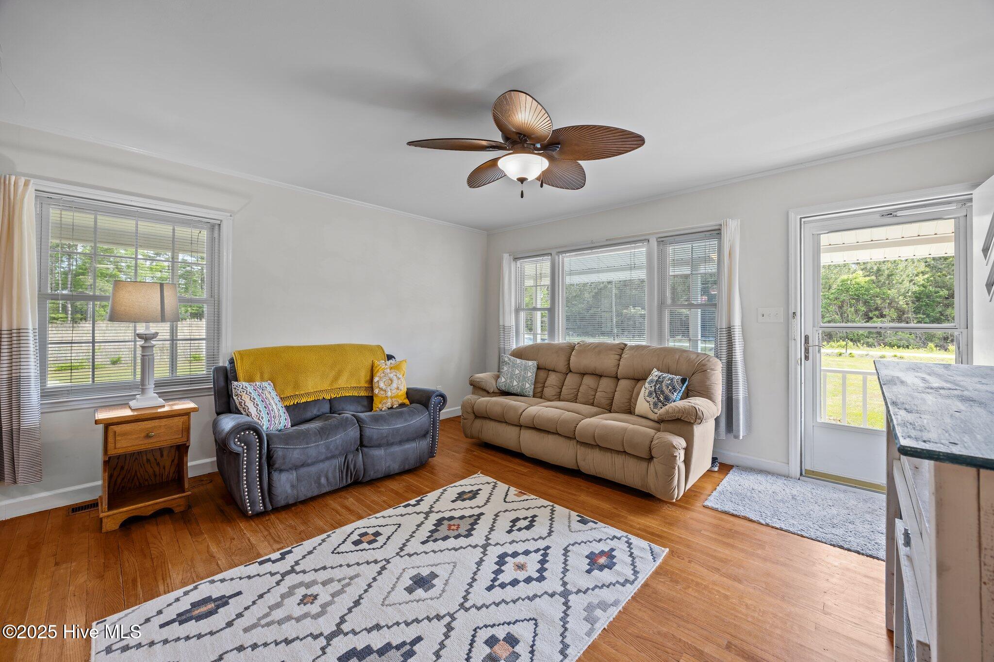 6592 Neuse Road Grantsboro, NC 28529 - Photo 12 of 29 19-web-or-mls-0C0A4494